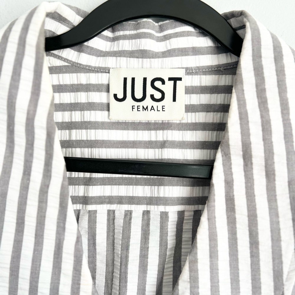 JUST Female Size 38 • Rialto Blouse Stripe Short Sleeve Top. - Picture 3 of 6
